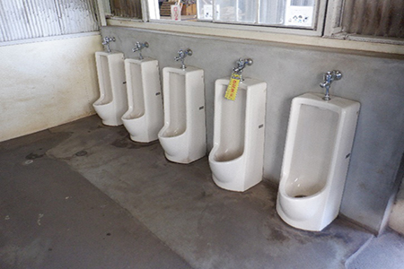 H工業様　構内男子トイレ①